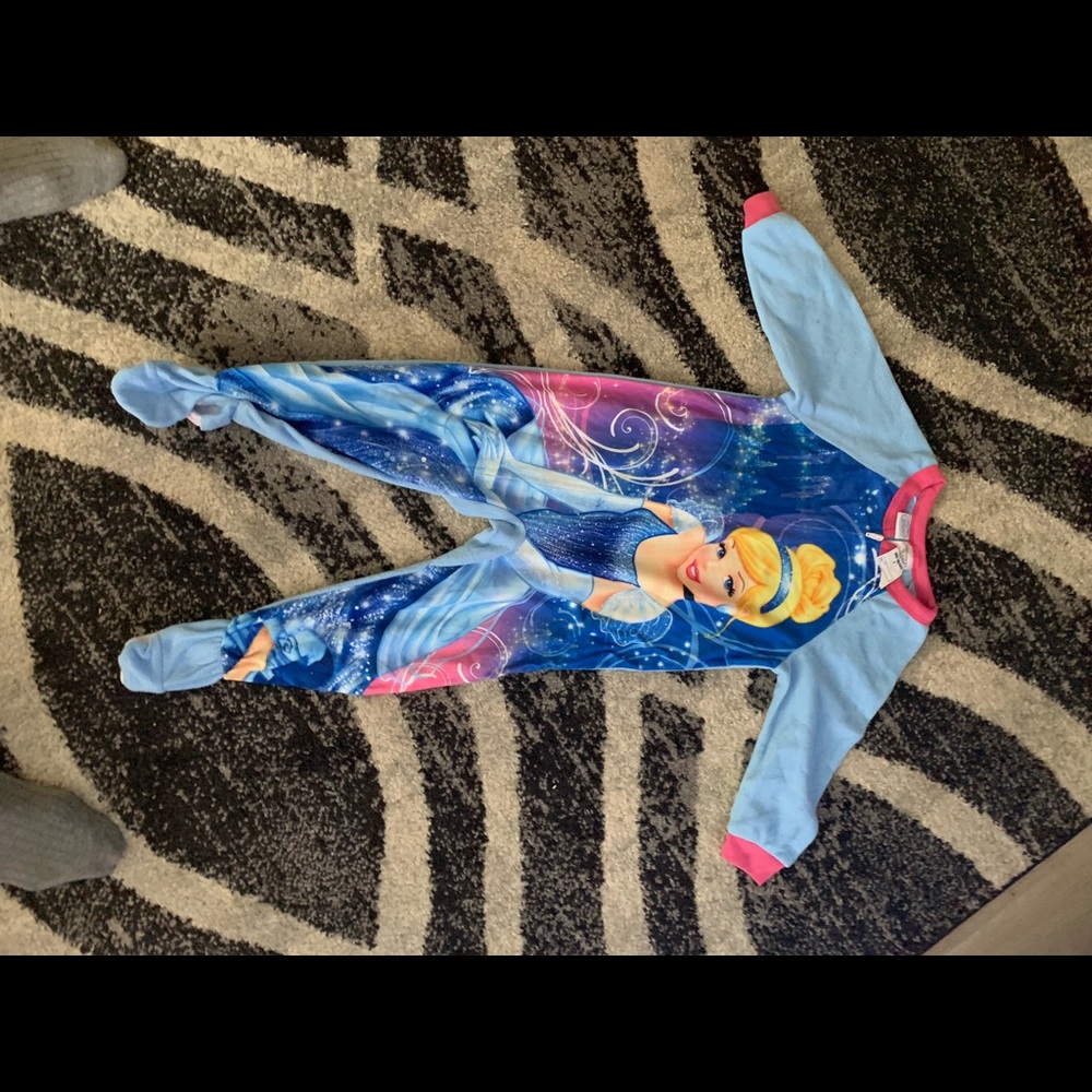 NWOT Girls Disney 👑 Princess Pajama